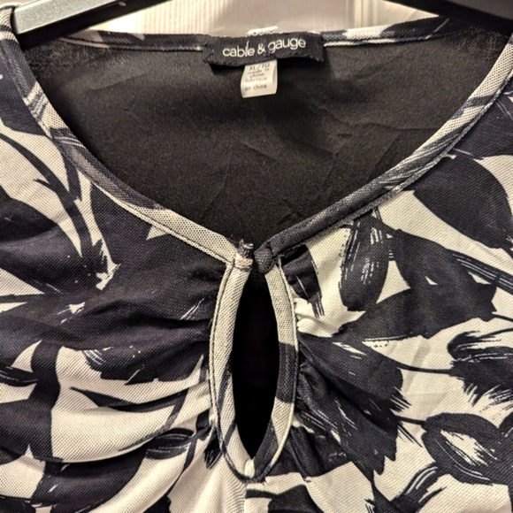 Cable & Gauge Monochrome Print Mesh Top With Ruching - Picture 2 of 5